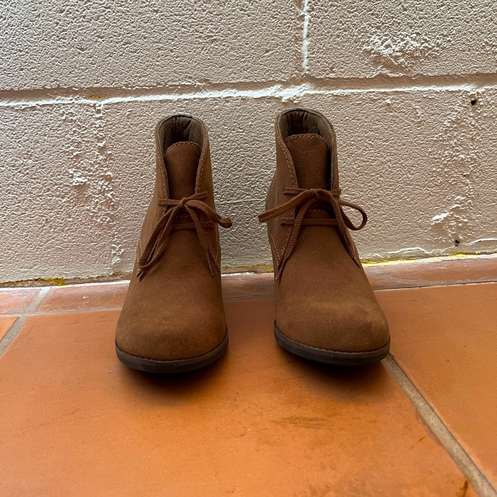 Clarks Women’s Lace Boot